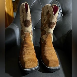 ARIAT Suede flowered mid height boot